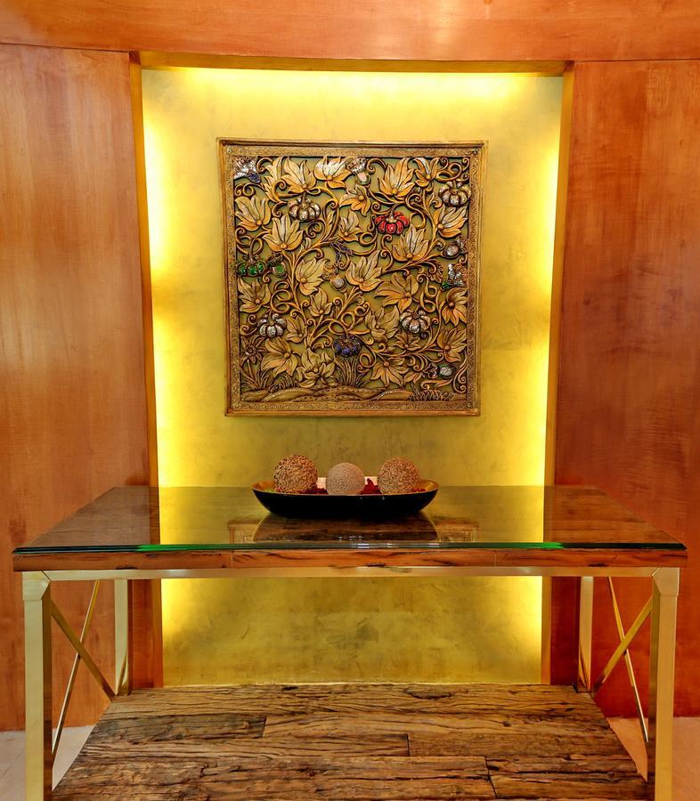 Srīnagar Batra Hotels And Residences מראה חיצוני תמונה