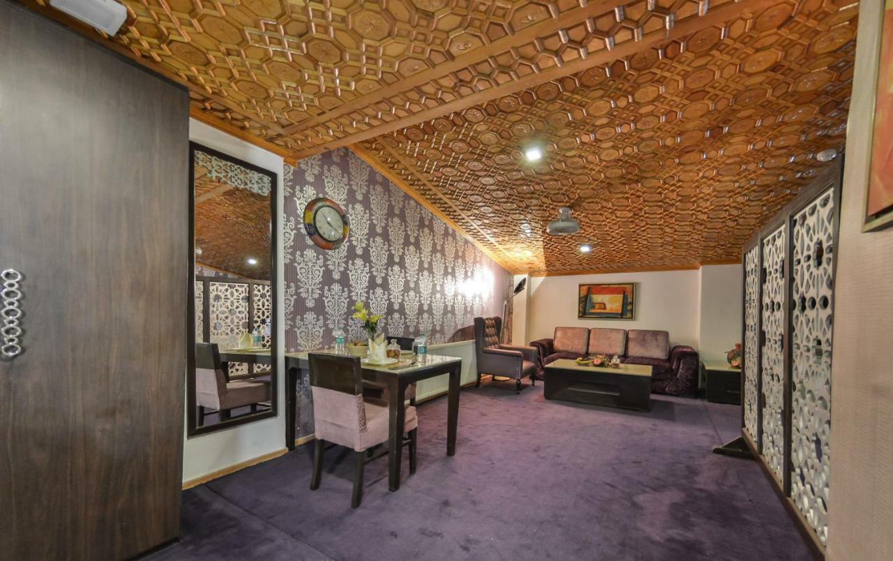 Srīnagar Batra Hotels And Residences מראה חיצוני תמונה