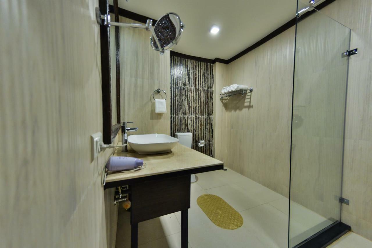 Srīnagar Batra Hotels And Residences מראה חיצוני תמונה