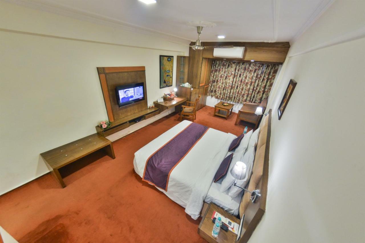 Srīnagar Batra Hotels And Residences מראה חיצוני תמונה